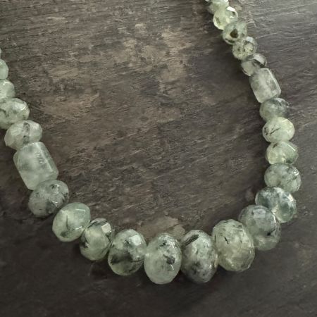Graduated Prehnite Necklace 