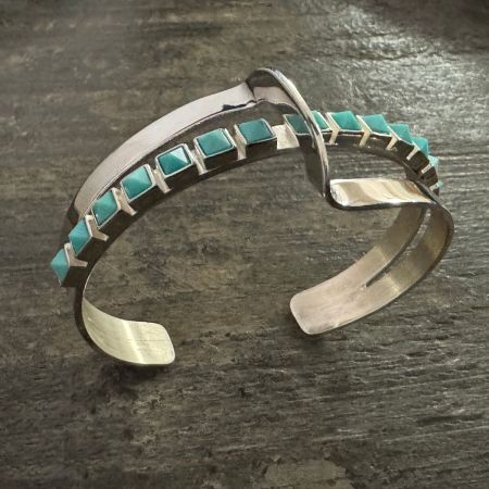 Campitos Contemporary Cuff