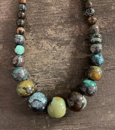 Hubei Turquoise Off Round Necklace
