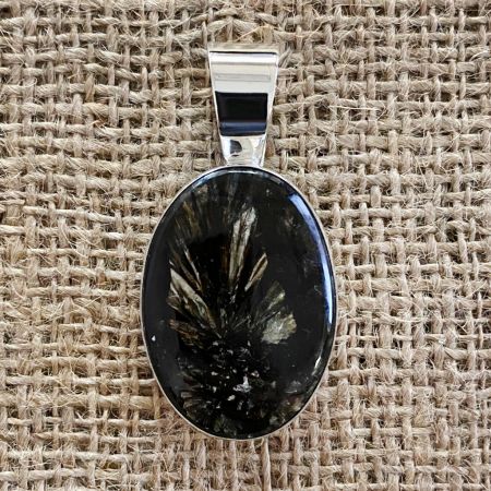 Golden Seraphinte Oval Pendant
