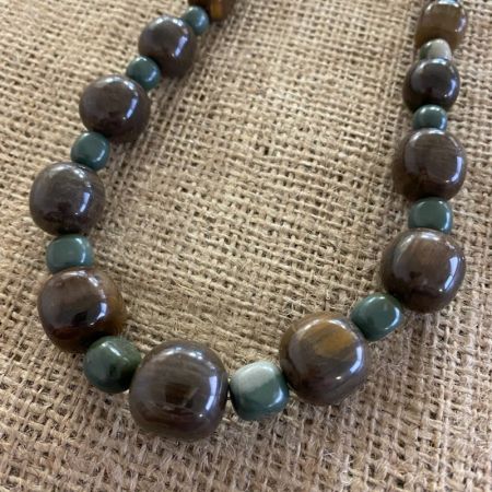 Devils Gate Juniper and Sea Flower Stone Necklace